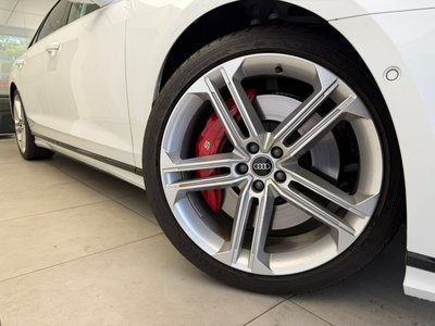 AUDI S8 - 10
