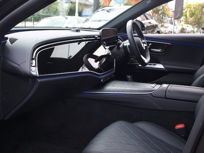 MERCEDES-BENZ E-CLASS - 8