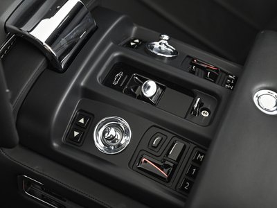 2015 ROLLS-ROYCE PHANTOM DROPHEAD COUPE — миниатюра 35