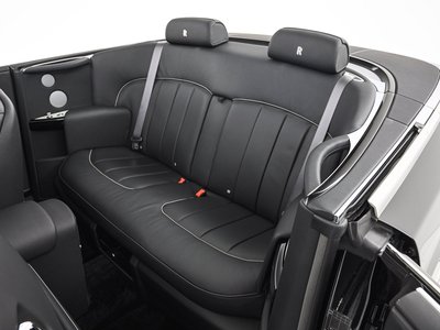 2015 ROLLS-ROYCE PHANTOM DROPHEAD COUPE — миниатюра 17