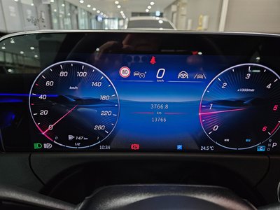 MERCEDES-BENZ E-CLASS - 8
