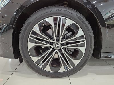 MERCEDES-BENZ E-CLASS - 6