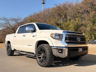 TOYOTA TUNDRA - 8