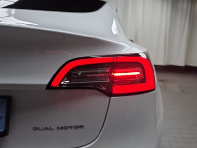 صورة 10 لـ 2022 Tesla MODEL 3