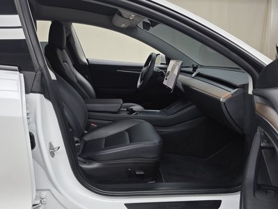 صورة مصغرة 16 لـ 2022 Tesla MODEL 3