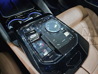 صورة 9 لـ 2025 BMW 5 SERIES
