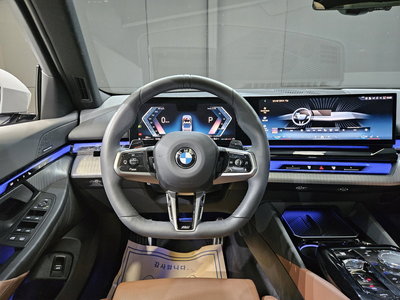 2025 BMW 5 SERIES thumbnail 12