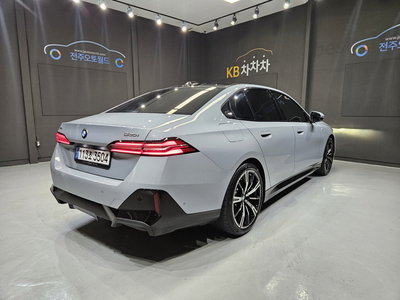 صورة 4 لـ 2025 BMW 5 SERIES