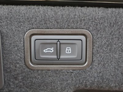 2024 AUDI S8 — миниатюра 39