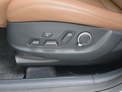 2024 Genesis GV70 — миниатюра 33