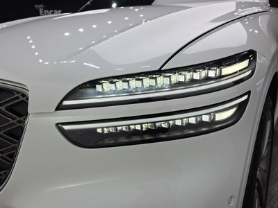 صورة 9 لـ 2024 Genesis GV70