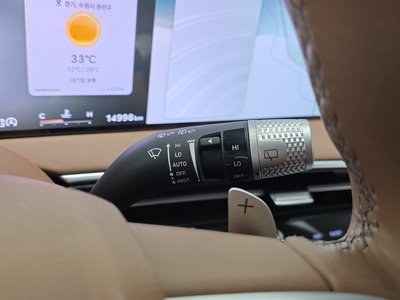 2024 Genesis GV70 — миниатюра 29