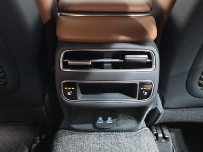 2024 Genesis GV70 — миниатюра 35