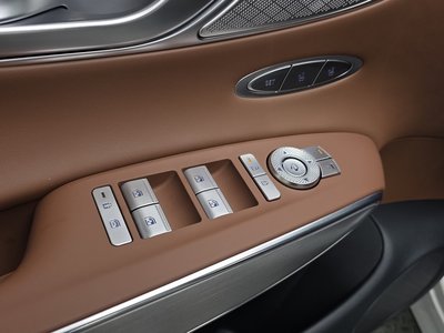 2024 Genesis GV70 — миниатюра 36