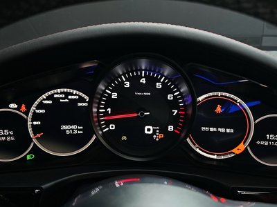 PORSCHE PANAMERA - 8