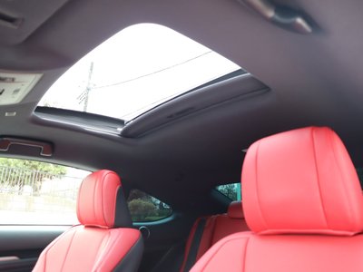 2021 Lexus RC — миниатюра 18