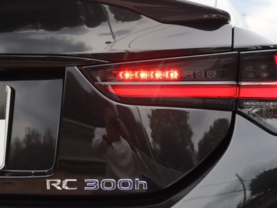 2021 Lexus RC — миниатюра 19