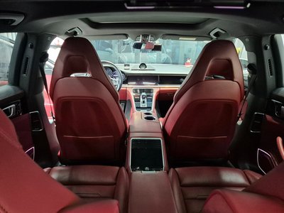 PORSCHE PANAMERA - 10