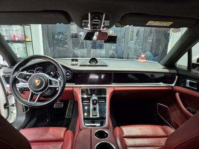 PORSCHE PANAMERA - 8