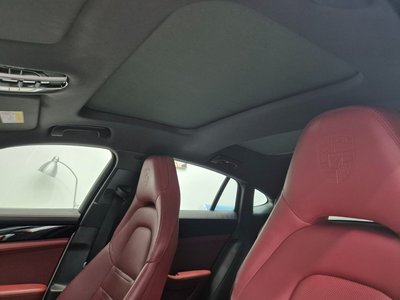 PORSCHE PANAMERA - 5