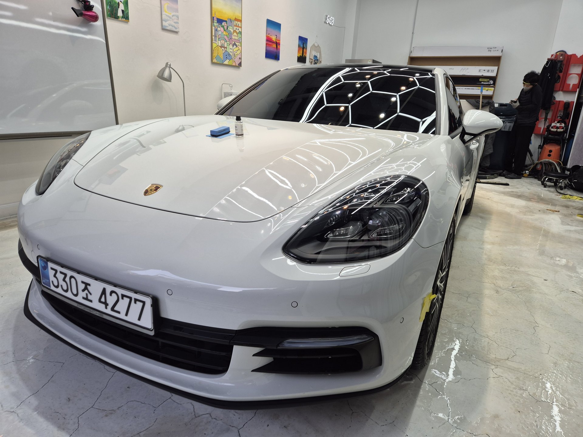 PORSCHE PANAMERA - View 1