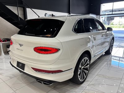 2023 Bentley BENTAYGA — миниатюра 32