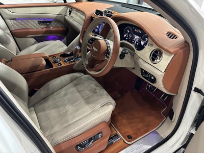 2023 Bentley BENTAYGA — миниатюра 16