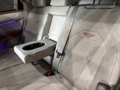 2023 Bentley BENTAYGA — миниатюра 22