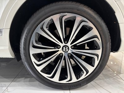 2023 Bentley BENTAYGA — миниатюра 43