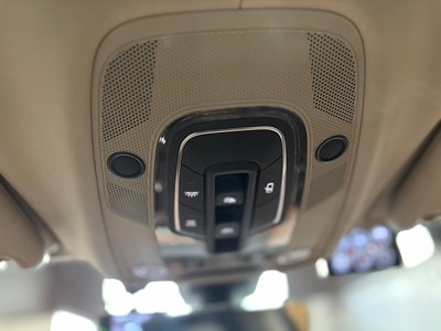 2023 Bentley BENTAYGA — миниатюра 52