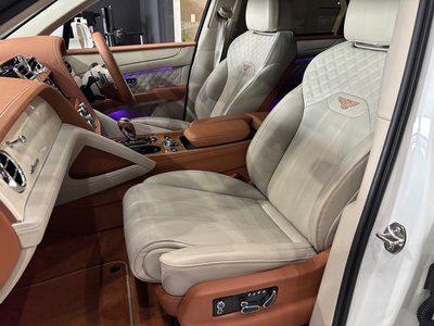 2023 Bentley BENTAYGA — миниатюра 18
