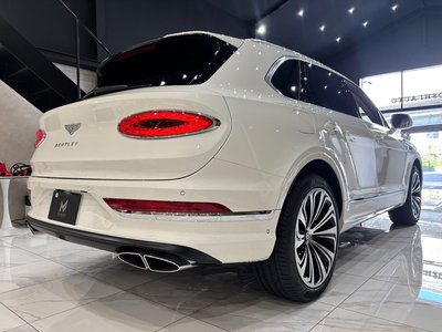 2023 Bentley BENTAYGA photo 5
