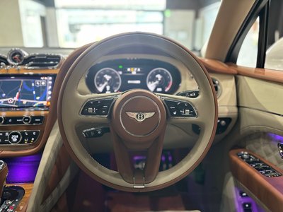 2023 Bentley BENTAYGA — миниатюра 23