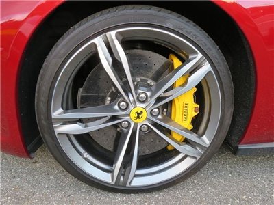 2019 Ferrari GTC4 LUSSO thumbnail 38