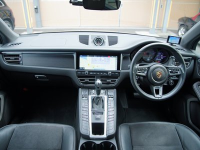 صورة مصغرة 13 لـ 2021 Porsche MACAN