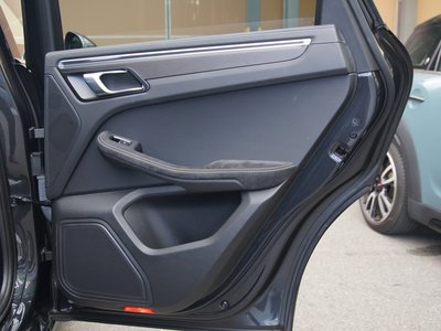 صورة مصغرة 34 لـ 2021 Porsche MACAN