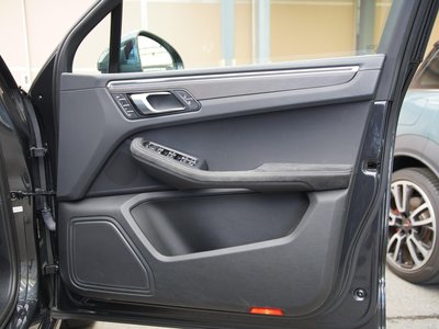 صورة مصغرة 31 لـ 2021 Porsche MACAN