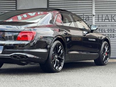 2024 Bentley FLYING SPUR photo 9