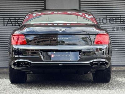 2024 Bentley FLYING SPUR photo 2