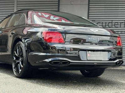 2024 Bentley FLYING SPUR photo 8