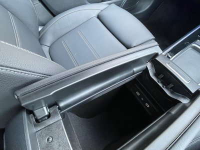 2025 Mercedes-BENZ GLB 缩略图 18