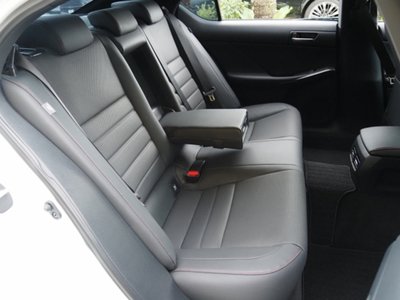2022 Lexus IS 缩略图 28