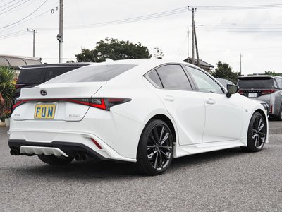 صورة 5 لـ 2022 Lexus IS