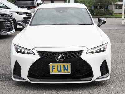 صورة 2 لـ 2022 Lexus IS