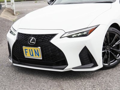 صورة 10 لـ 2022 Lexus IS