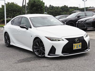 صورة 3 لـ 2022 Lexus IS