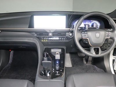 TOYOTA CROWN SPORT - 2