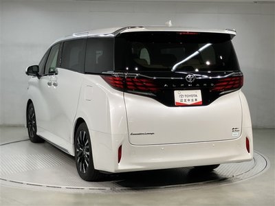 2025 Toyota ALPHARD photo 4