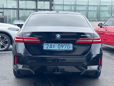 2025 BMW I5 — фото 3