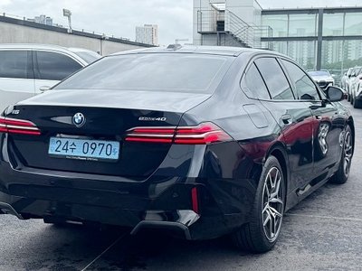 2025 BMW I5 — фото 4